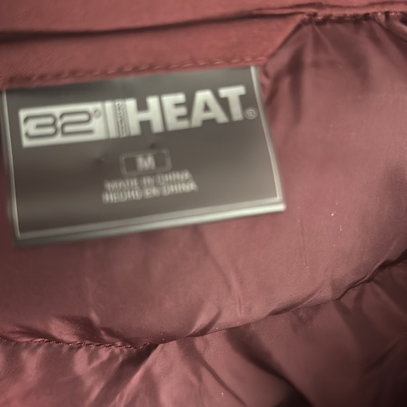 32 Degrees Heat Women's Hooded 4-Way Stretch Jacket Color- Acai Berry size M - Picture 9 of 9